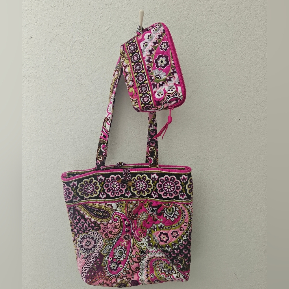 Vera Bradley Very Berry Paisley Toggle Closure Tote With Wristlet